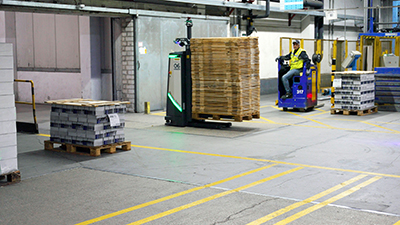 The new AGVs from mR MOBILE ROBOTS will also ensure that the large-scale plants are supplied with semi-finished products as well as auxiliary and operating materials.